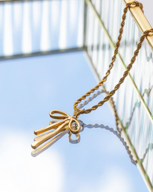 Bow Necklace